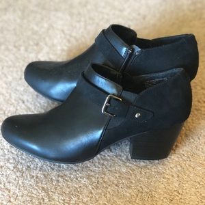 American Eagle booties